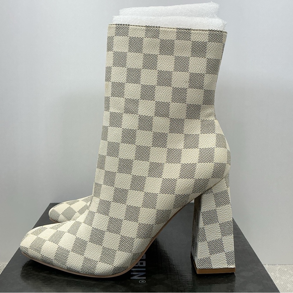 CAPE ROBBIN Victory Checkered Heeled Boots Booties NEW IN BOX Women's 7.5